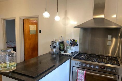 Photo of property in 34 Sandown Road, Rothesay Bay, Auckland, 0630