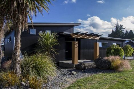 Photo of property in 2 Snowmass Drive, Ohakune, 4625