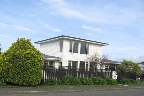 Photo of property in 2 Glenamoy Crescent, Johnsonville, Wellington, 6037
