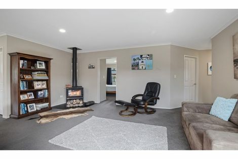 Photo of property in 7 Thornlea Grove, Waiuku, 2123