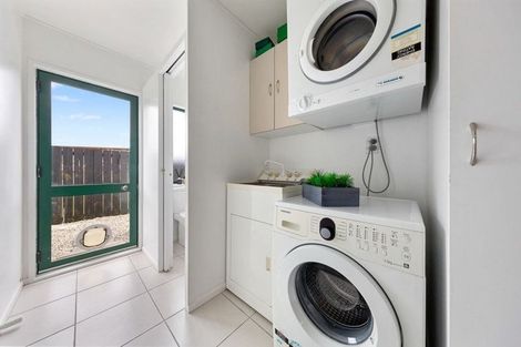 Photo of property in 30 Simon Owen Place, Golflands, Auckland, 2013
