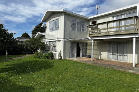 Photo of property in 12 Halberg Street, Papakura, 2110