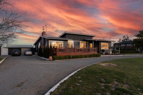 Photo of property in 65 Timaru Road, Waimate, 7924
