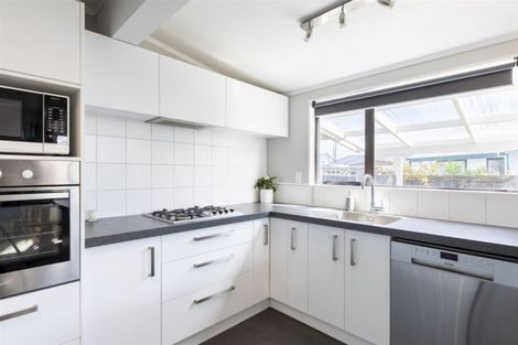 Photo of property in 6a Perrin Place, Kelvin Grove, Palmerston North, 4414