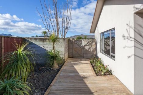 Photo of property in 9 Dotterel Place, Whitianga, 3510