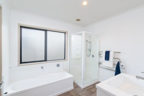 Photo of property in 52 Sunstone Crescent, Brown Owl, Upper Hutt, 5018