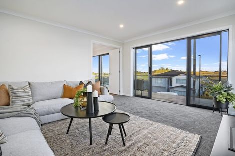 Photo of property in 116 Godfrey Drive, Orewa, 0931