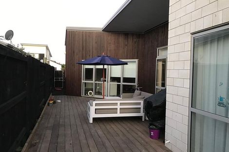 Photo of property in 33 Kanuka Road, Hobsonville, Auckland, 0616