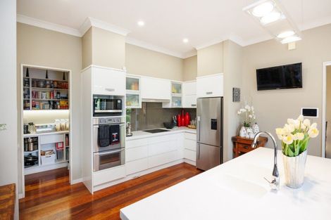 Photo of property in 7 Titirangi Drive, Fitzherbert, Palmerston North, 4471