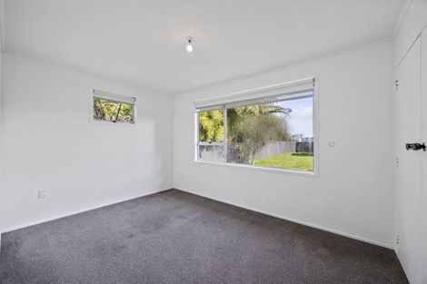 Photo of property in 4 Guernsey Place, Fitzherbert, Palmerston North, 4410
