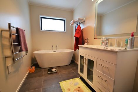 Photo of property in 40 Farnham Drive, Richmond, 7020