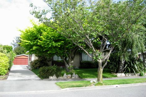 Photo of property in 32 Glenharrow Avenue, Avonhead, Christchurch, 8042