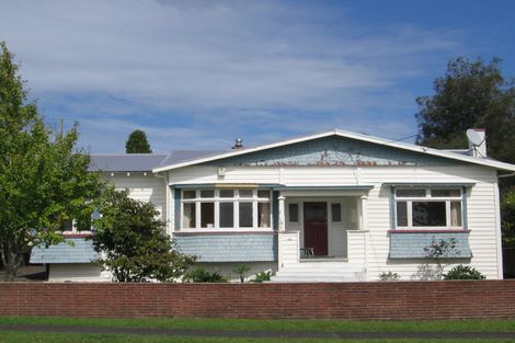 Photo of property in 5 Elcoat Avenue, Henderson, Auckland, 0612