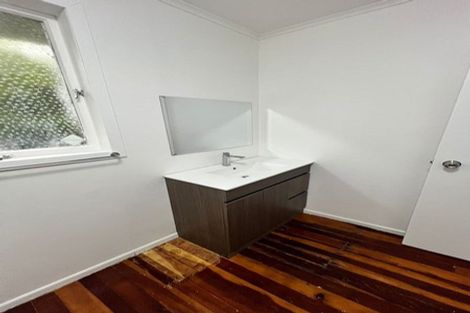 Photo of property in 20 Evans Road, Weymouth, Auckland, 2103