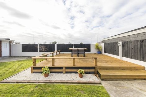 Photo of property in 6 Grange Place, Milson, Palmerston North, 4414