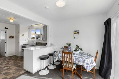 Photo of property in 17 Hewer Crescent, Naenae, Lower Hutt, 5011