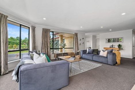 Photo of property in 38 Cabeleigh Drive, Helensville, 0800