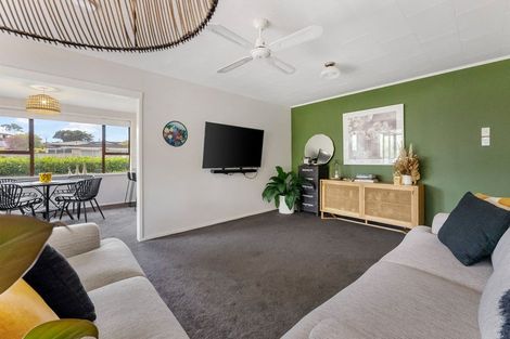 Photo of property in 15 Lantana Avenue, Bell Block, New Plymouth, 4312