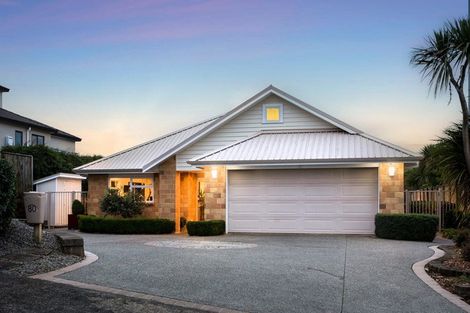 Photo of property in 80 Te Puia Drive, Aotea, Porirua, 5024