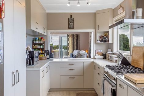 Photo of property in 15a Sarona Avenue, Glen Eden, Auckland, 0602