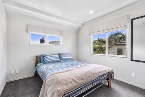 Photo of property in 16u7 Black Rock Road, Newlands, Wellington, 6037