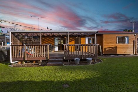 Photo of property in 29 Tirimoana Road, Te Atatu South, Auckland, 0602