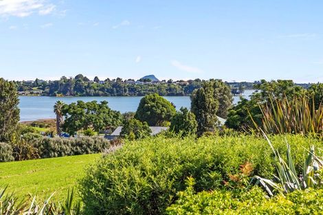 Photo of property in 18 Lorrigan Way, Welcome Bay, Tauranga, 3112