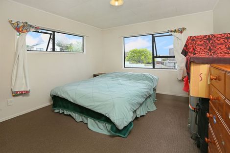 Photo of property in 4 Landsdale Place, Massey, Auckland, 0614
