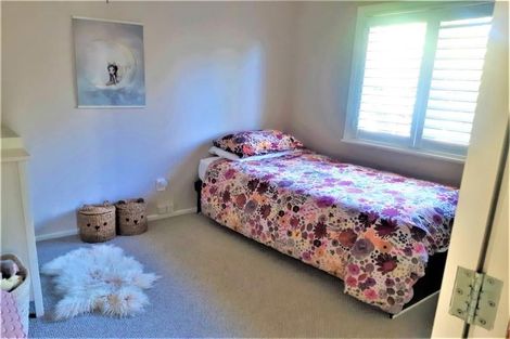 Photo of property in 40 Tiri Tiri Road, Birkdale, Auckland, 0626