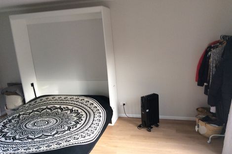 Photo of property in 23 Helleur Road, Massey, Auckland, 0614