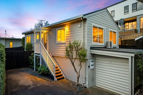 Photo of property in 2/74 Sunnynook Road, Sunnynook, Auckland, 0620