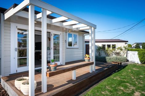 Photo of property in 17 Golding Road, Taradale, Napier, 4112