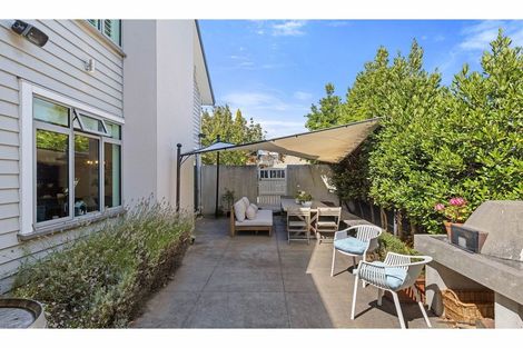 Photo of property in 94 Saint Martins Road, Saint Martins, Christchurch, 8022