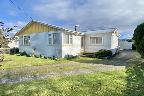 Photo of property in 22 Taylor Street, Carterton, 5713