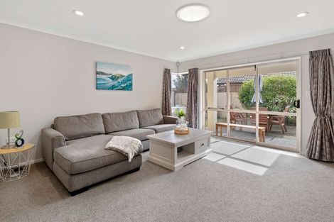 Photo of property in 16 Amery Place, Papamoa Beach, Papamoa, 3118