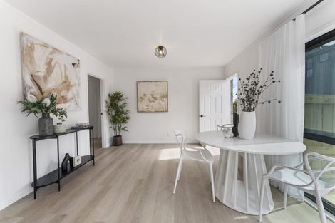 Photo of property in 1/10 Statesman Street, Henderson, Auckland, 0612