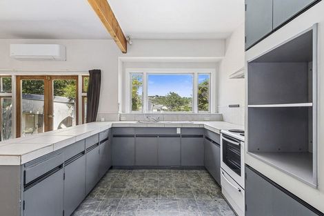 Photo of property in 52 Main Road, Titahi Bay, Porirua, 5022