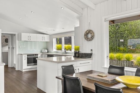 Photo of property in 6 Scenic Heights, Acacia Bay, Taupo, 3330