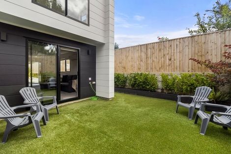 Photo of property in 7/2 Jadewynn Drive, Massey, Auckland, 0614