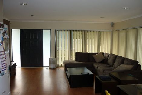 Photo of property in 64a Golf Road, New Lynn, Auckland, 0600