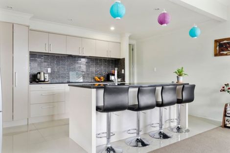 Photo of property in 31 Kirikiri Drive, Papakura, 2110