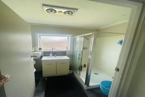 Photo of property in 2/92 Kenderdine Road, Papatoetoe, Auckland, 2025