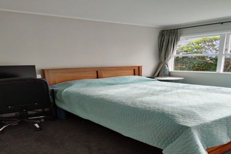 Photo of property in 2/11 Seaview Avenue, Northcote, Auckland, 0627