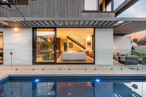 Photo of property in 41 Craig Road, Milford, Auckland, 0620