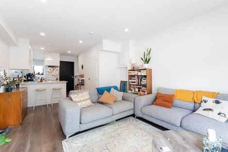 Photo of property in 53 Morihana Close, Glen Eden, Auckland, 0602