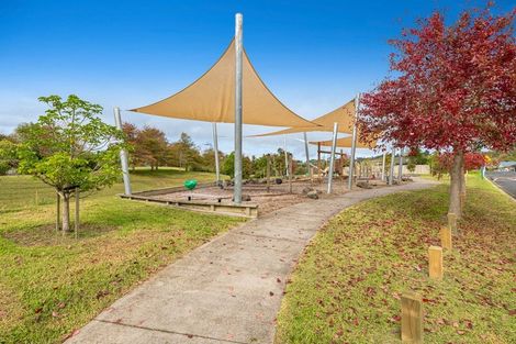 Photo of property in 34 Cabeleigh Drive, Helensville, 0800
