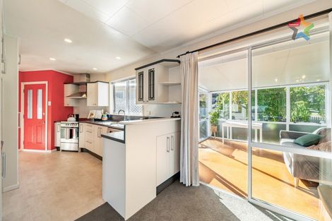 Photo of property in 11 Mimihau Grove, Wainuiomata, Lower Hutt, 5014