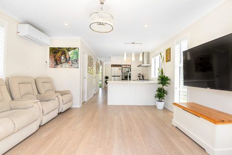 Photo of property in 32 Pateke Drive, Kenepuru, Porirua, 5022