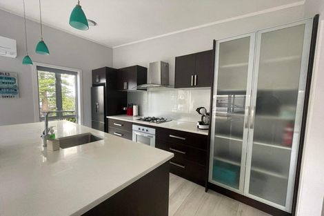 Photo of property in 15 Old Lake Road, Narrow Neck, Auckland, 0624