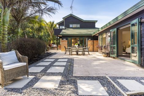 Photo of property in 1/28 Sale Street, Cockle Bay, Auckland, 2014
